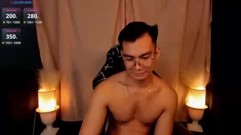 Snapshot of 000batman000 chatting on February 2025 08:32:02 AM Bruce online show from February 2025 08:32:02 AM