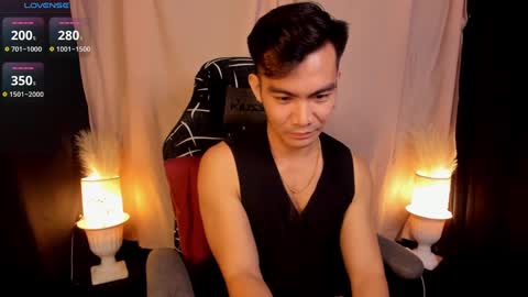 Snapshot of 000batman000 chatting on February 2025 07:04:02 AM Bruce online show from February 2025 07:04:02 AM