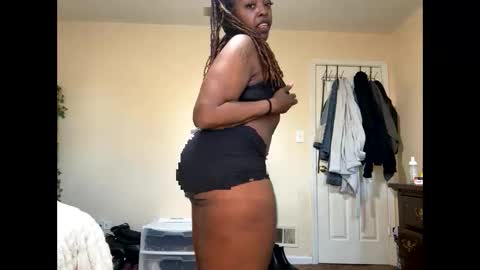 Snapshot of 000cloud9000 chatting on April 2026 11:00:01 PM Cloud9 online show from April 2026 11:00:01 PM