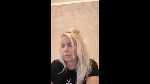 Snapshot of 00yourmilf chatting on March 2026 04:00:02 PM Alma online show from March 2026 04:00:02 PM