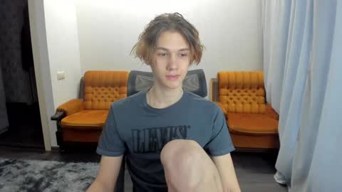 Snapshot of 0verlandd chatting on December 2024 08:05:02 AM Adam online show from December 2024 08:05:02 AM