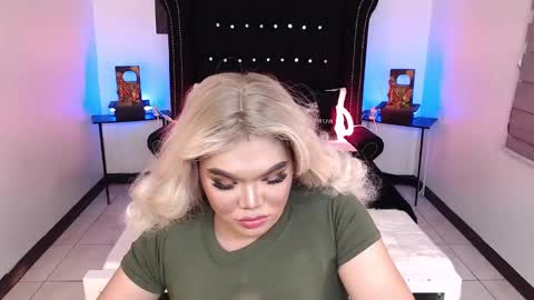Snapshot of 10incheskinkynastytrans chatting on December 2024 09:45:02 PM Sasha Banks online show from December 2024 09:45:02 PM