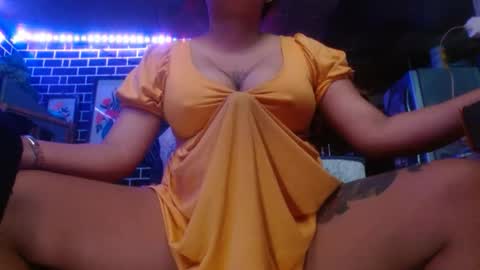  i am trixie im Your Selfsucking Mistress  online show from September 2025 02:33:02 AM