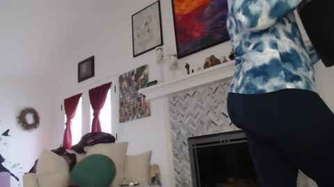 Aurora Willows online show from March 2025 05:22:01 PM