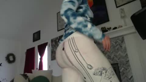 Aurora Willows online show from March 2025 09:56:01 PM