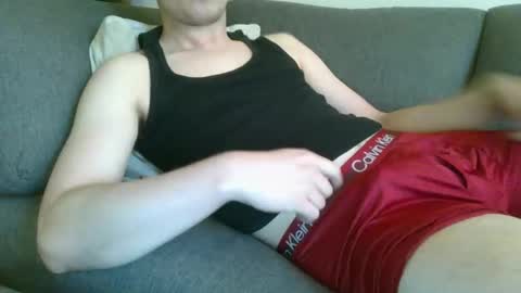 Snapshot of 18chillin chatting on November 2025 09:38:01 PM 18chillin online show from November 2025 09:38:01 PM