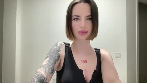 DOVE online show from October 2025 09:05:02 PM