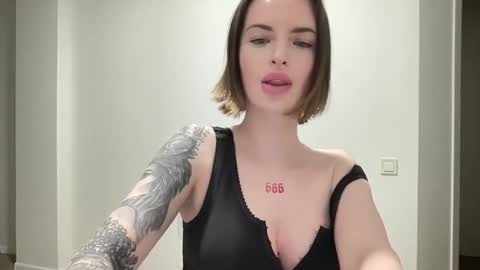 DOVE online show from November 2025 07:16:02 PM