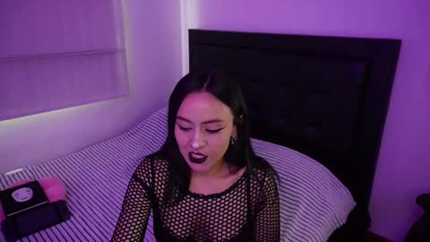 1hannamontana online show from September 2025 04:40:02 PM