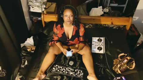 Lillycakes online show from February 2025 02:44:02 AM