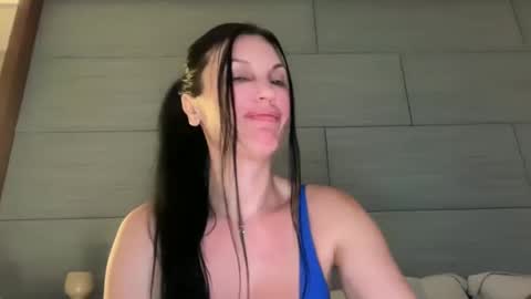 Onna online show from October 2025 04:02:02 AM