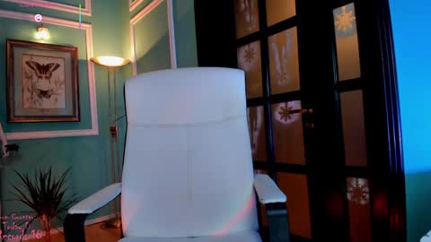 Moona  online show from January 2025 04:17:01 PM