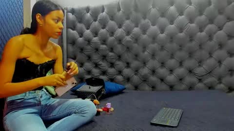 Snapshot of 1threestar chatting on March 2025 12:34:01 PM 1Threestar online show from March 2025 12:34:01 PM