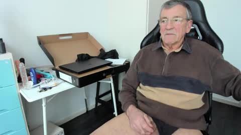 Henk online show from February 2026 03:27:02 PM