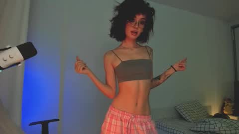 Snapshot of 2b_ chatting on November 2025 03:32:02 AM Sasha weekend from 14 to 27 November online show from November 2025 03:32:02 AM