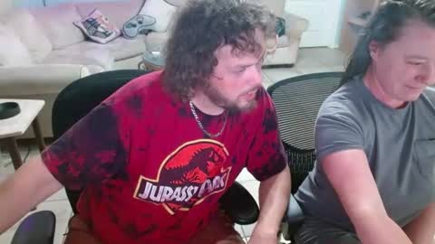 Snapshot of 2dirtyhillbillies chatting on June 2026 01:06:01 AM ThrillBilly online show from June 2026 01:06:01 AM