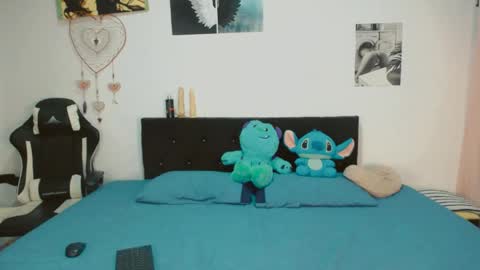 Snapshot of 2girls__dream chatting on May 2026 03:42:02 PM samantha sharon online show from May 2026 03:42:02 PM