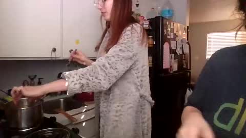 2girls1link online show from January 2025 04:49:02 PM