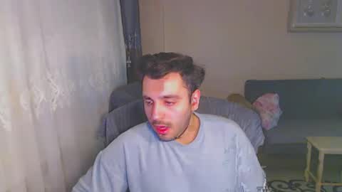 Snapshot of 2handsomeman chatting on January 2025 04:55:02 AM Berk online show from January 2025 04:55:02 AM
