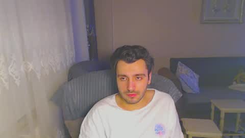 Snapshot of 2handsomeman chatting on January 2025 10:44:02 PM Berk online show from January 2025 10:44:02 PM