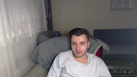 Snapshot of 2handsomeman chatting on January 2025 04:09:01 AM Berk online show from January 2025 04:09:01 AM