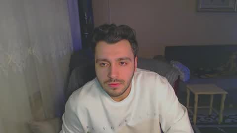 Snapshot of 2handsomeman chatting on February 2025 09:10:01 PM Berk online show from February 2025 09:10:01 PM
