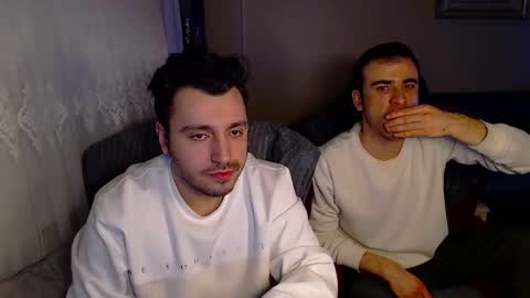 Snapshot of 2handsomeman chatting on February 2025 10:09:01 PM Berk online show from February 2025 10:09:01 PM