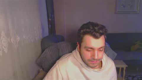 Snapshot of 2handsomeman chatting on February 2025 10:25:01 PM Berk online show from February 2025 10:25:01 PM