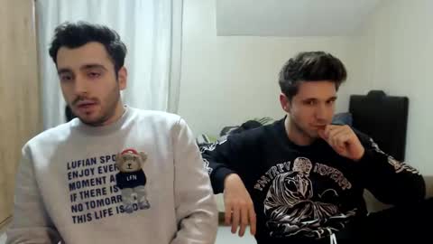 Snapshot of 2handsomeman chatting on October 2025 09:15:01 PM Berk online show from October 2025 09:15:01 PM