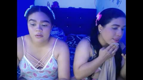 Snapshot of 2moons_full_of_love chatting on November 2025 11:16:01 PM 2moons_full_of_love online show from November 2025 11:16:01 PM