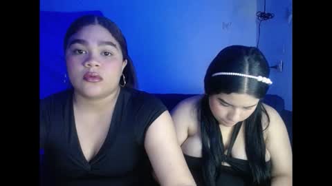 Snapshot of 2moons_full_of_love chatting on November 2025 11:10:02 PM 2moons_full_of_love online show from November 2025 11:10:02 PM