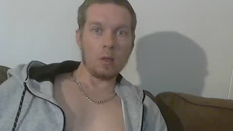 2small4you83 online show from December 2024 03:35:01 PM