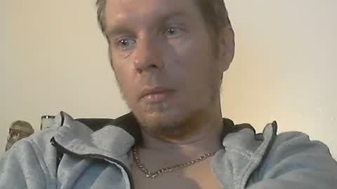 2small4you83 online show from December 2024 10:25:02 AM