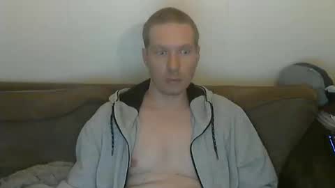 2small4you83 online show from November 2025 08:05:01 AM