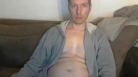 2small4you83 online show from March 2026 10:52:02 AM