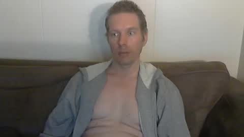 2small4you83 online show from April 2026 01:28:01 AM