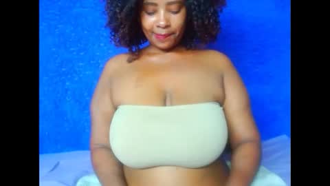 2sweetysmile online show from December 2024 08:51:02 PM