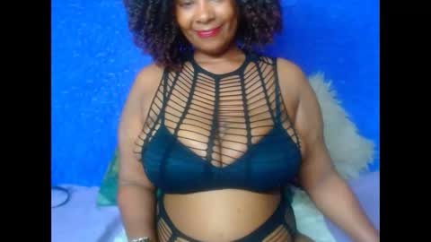 2sweetysmile online show from December 2024 06:55:01 PM