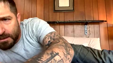 Snapshot of 3bumblebeas chatting on March 2026 12:55:01 PM BonnieClyde online show from March 2026 12:55:01 PM