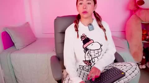 independent model online show from December 2025 08:23:01 AM