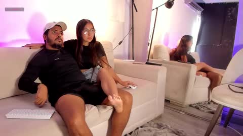 Snapshot of 3someunlocked chatting on September 2025 05:29:02 PM 3someunlocked online show from September 2025 05:29:02 PM