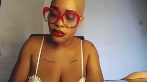 Snapshot of 420ebony_goddess chatting on June 2026 03:03:01 PM goddess zuri online show from June 2026 03:03:01 PM