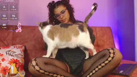 Snapshot of 420viol3ta_ chatting on February 2025 11:58:02 PM Violeta online show from February 2025 11:58:02 PM