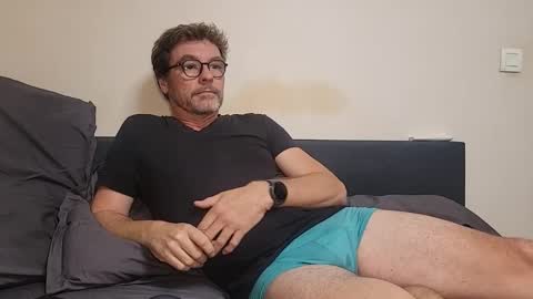 44titouan44 online show from September 2025 06:18:02 PM