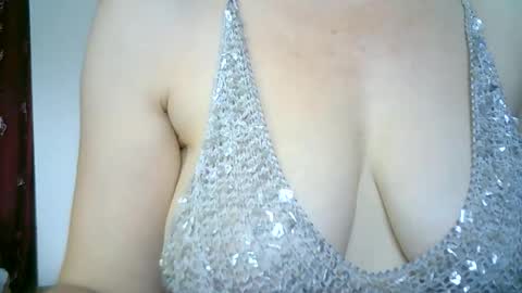 Snapshot of 77lilu chatting on July 2026 10:28:02 AM Lilu online show from July 2026 10:28:02 AM