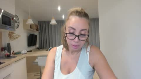 8ciara online show from November 2025 10:25:01 AM