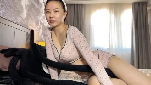 lily online show from April 2026 04:46:01 AM