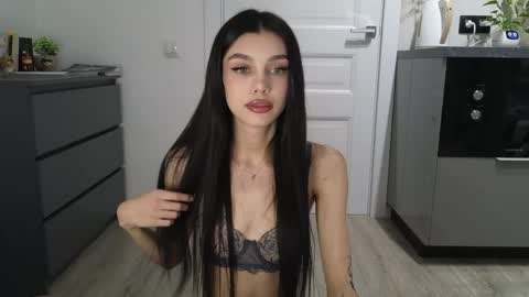 KARINA online show from May 2026 01:05:02 PM