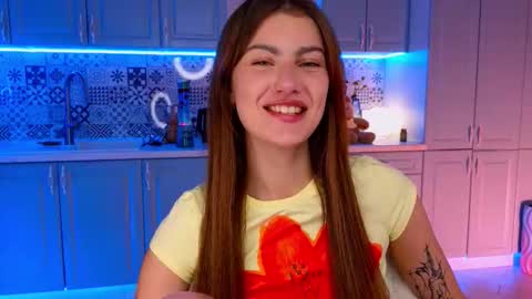 Snapshot of _a_n_n_y_ chatting on October 2025 09:23:02 PM Willow online show from October 2025 09:23:02 PM