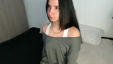 _abrill_20 online show from October 2025 08:35:01 PM